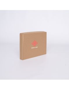 Personalisierbares Kraft-Postpack 22,5x17x3 CM | POSTPACK | SIEBDRUCK AUF EINER SEITE IN ZWEI FARBEN