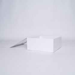 Caja magnética personalizada Clearbox 22x22x10 CM | CLEARBOX | IMPRESIÓN SERIGRÁFICA DE UN LADO EN DOS COLORES
